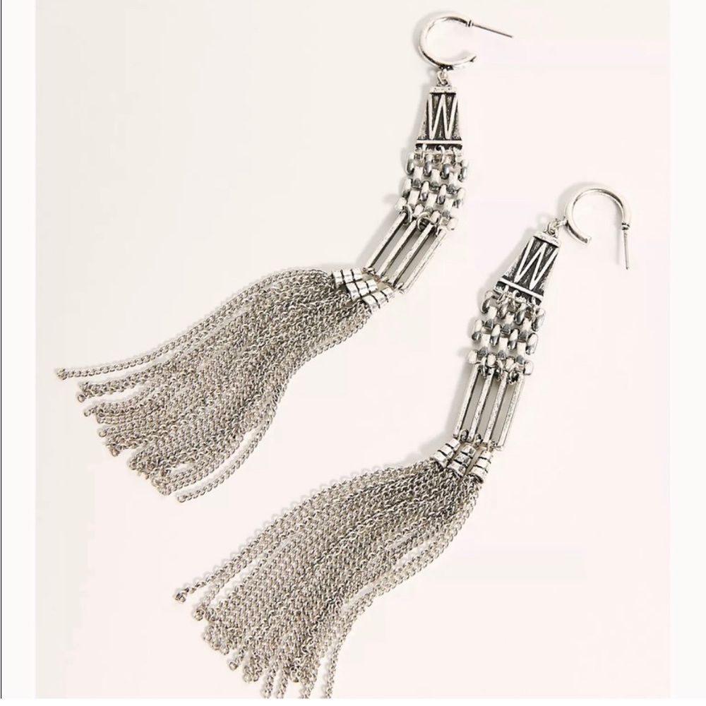 NWT Earrings Free People Billie Jean chandelier SilverTone Fringe 5.5” earrings